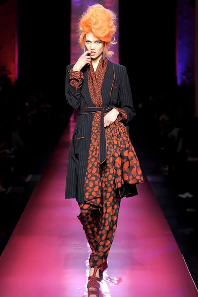 Look 2